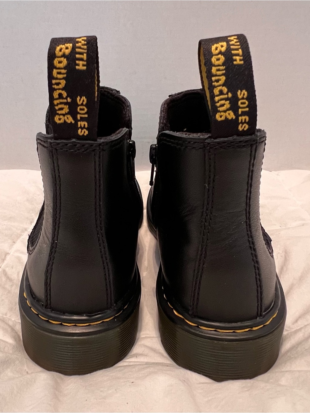 Youth Dr. Marten's Chelsea Boot 2976 j - Picture 7 of 10